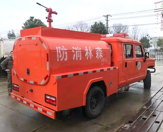 北汽四驱越野森林消防车