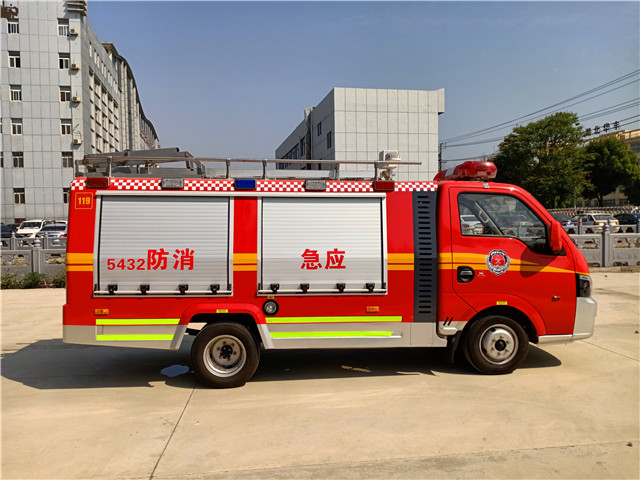 东风途逸细水雾消防车